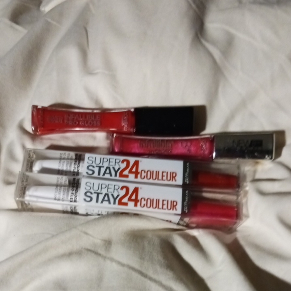 L'Oreal Lip Gloss and Lipstick Set